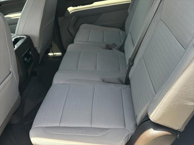 2026 Chevrolet Suburban LS, 4WD