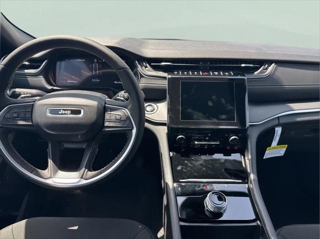 2026 Jeep Grand Cherokee Altitude 4x2