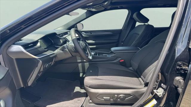 2026 Jeep Grand Cherokee Altitude 4x2