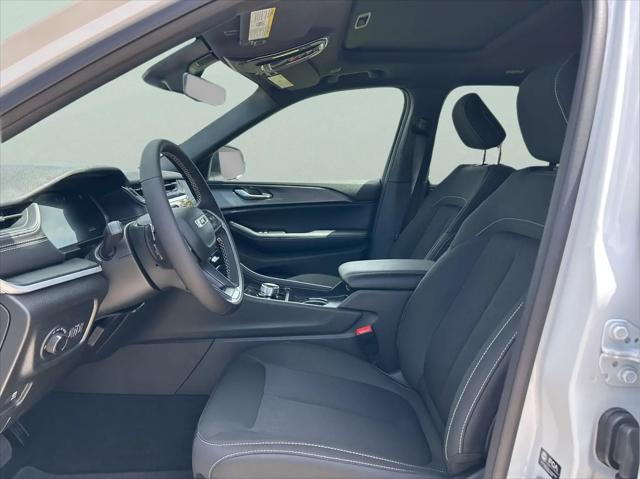 2026 Jeep Grand Cherokee Altitude 4x2