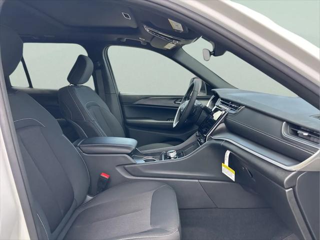2026 Jeep Grand Cherokee Altitude 4x2