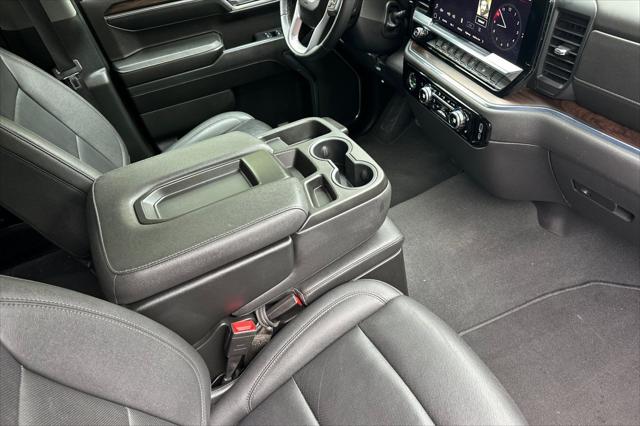 2024 GMC Sierra 1500 4WD Crew Cab Short Box SLT