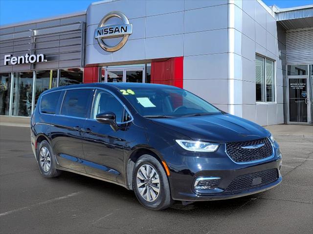 2024 Chrysler Pacifica Hybrid Select for sale in McAlester, OK