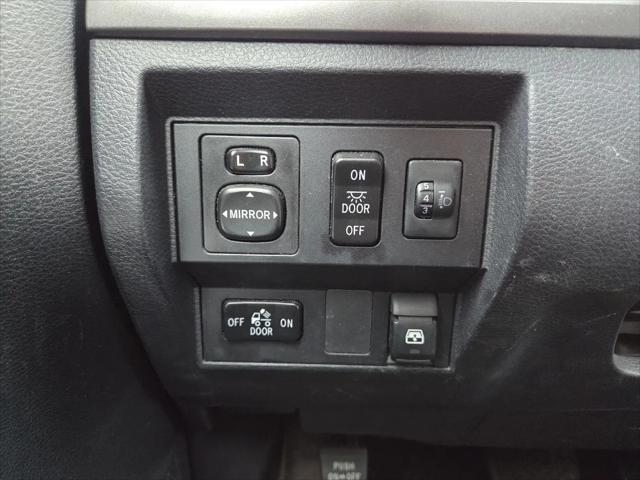 2017 Toyota Tundra SR5 5.7L V8
