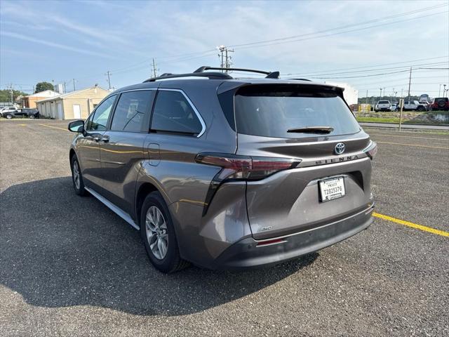 2024 Toyota Sienna XLE