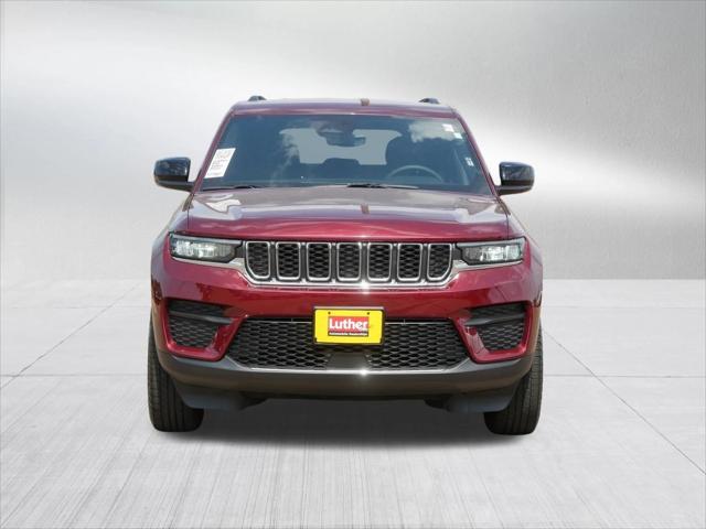 2025 Jeep Grand Cherokee Laredo 4x4