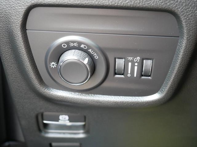 2025 Jeep Grand Cherokee Laredo 4x4