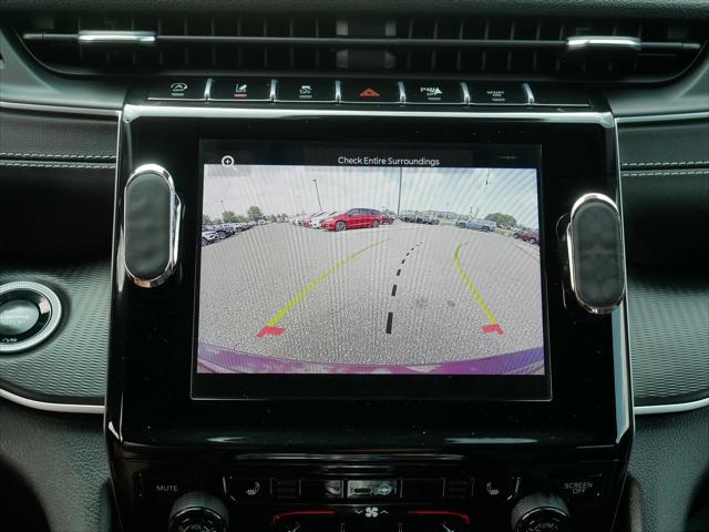 2025 Jeep Grand Cherokee Laredo 4x4