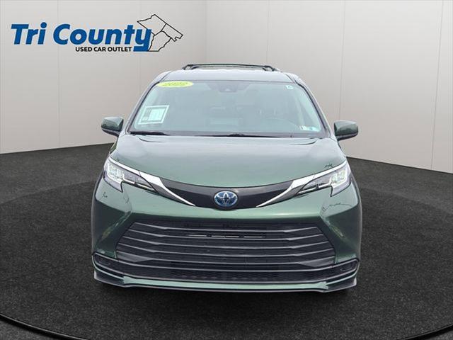 2022 Toyota Sienna LE 2022 Toyota Sienna LE