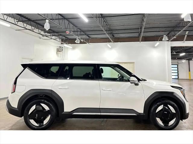 2024 Kia EV9 Light Short Range