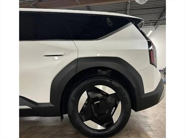 2024 Kia EV9 Light Short Range