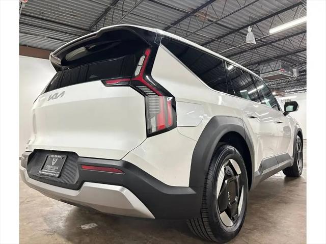 2024 Kia EV9 Light Short Range