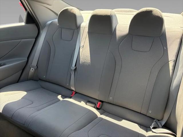 2023 Hyundai Elantra SE