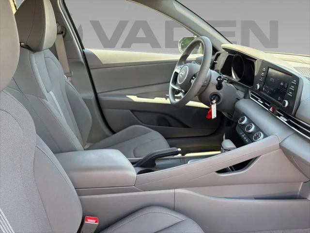2023 Hyundai Elantra SE