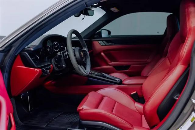 2024 Porsche 911 Carrera GTS