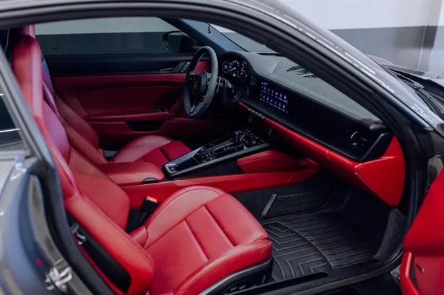 2024 Porsche 911 Carrera GTS