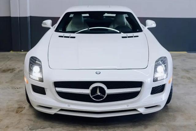 2011 Mercedes-Benz SLS AMG Standard