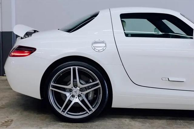2011 Mercedes-Benz SLS AMG Standard