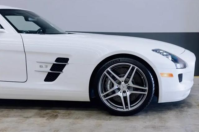 2011 Mercedes-Benz SLS AMG Standard