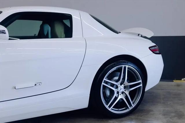 2011 Mercedes-Benz SLS AMG Standard