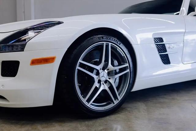 2011 Mercedes-Benz SLS AMG Standard