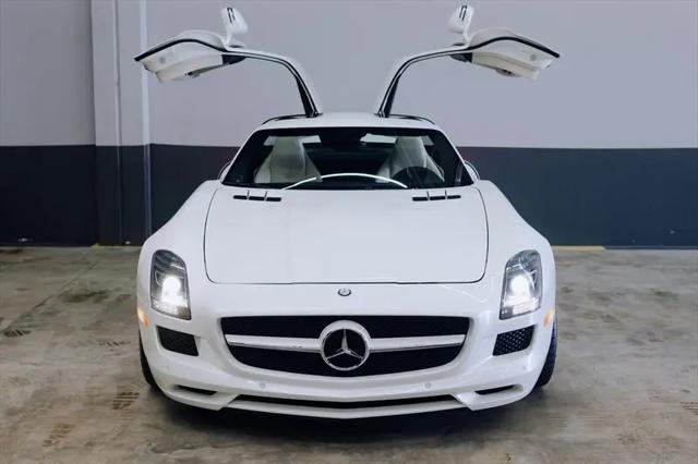 2011 Mercedes-Benz SLS AMG Standard
