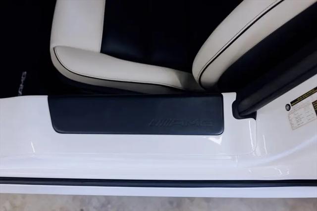 2011 Mercedes-Benz SLS AMG Standard