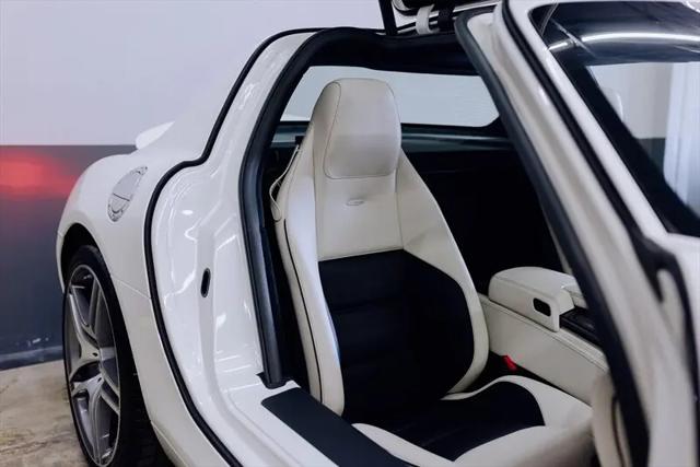 2011 Mercedes-Benz SLS AMG Standard