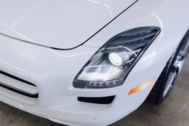 2011 Mercedes-Benz SLS AMG Standard