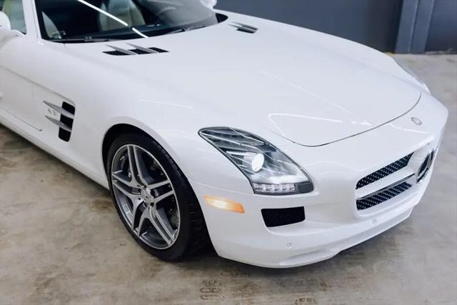 2011 Mercedes-Benz SLS AMG Standard