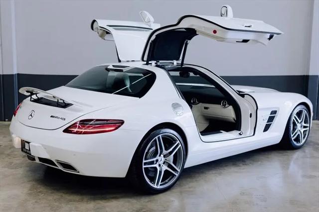 2011 Mercedes-Benz SLS AMG Standard