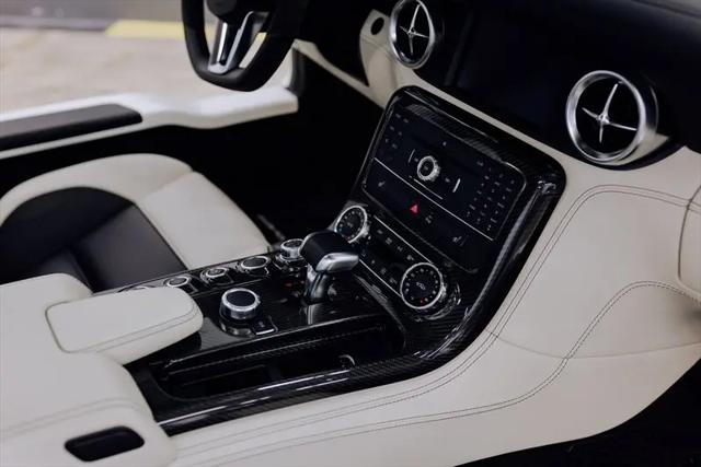 2011 Mercedes-Benz SLS AMG Standard