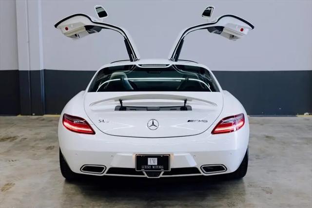 2011 Mercedes-Benz SLS AMG Standard