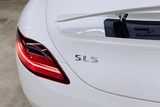 2011 Mercedes-Benz SLS AMG Standard