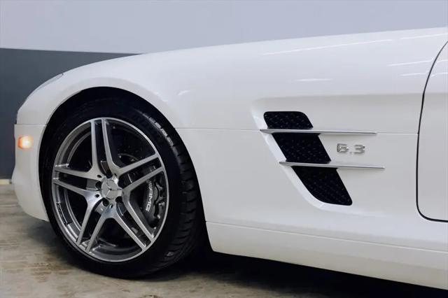 2011 Mercedes-Benz SLS AMG Standard