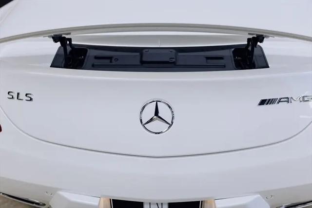 2011 Mercedes-Benz SLS AMG Standard
