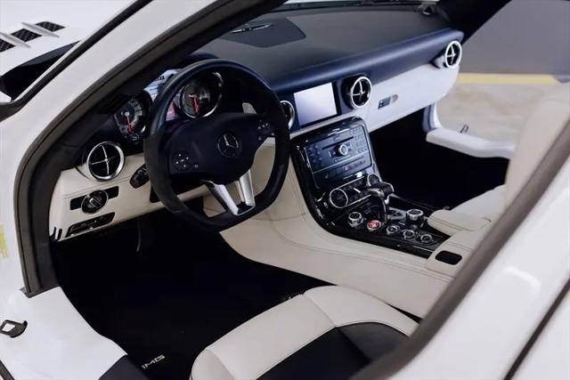 2011 Mercedes-Benz SLS AMG Standard