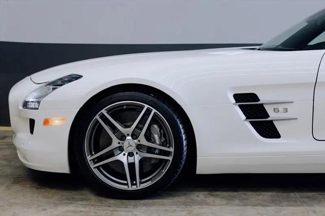2011 Mercedes-Benz SLS AMG Standard