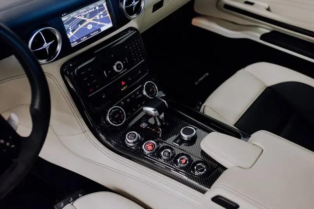 2011 Mercedes-Benz SLS AMG Standard