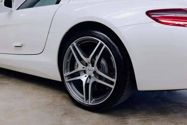 2011 Mercedes-Benz SLS AMG Standard