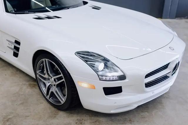 2011 Mercedes-Benz SLS AMG Standard