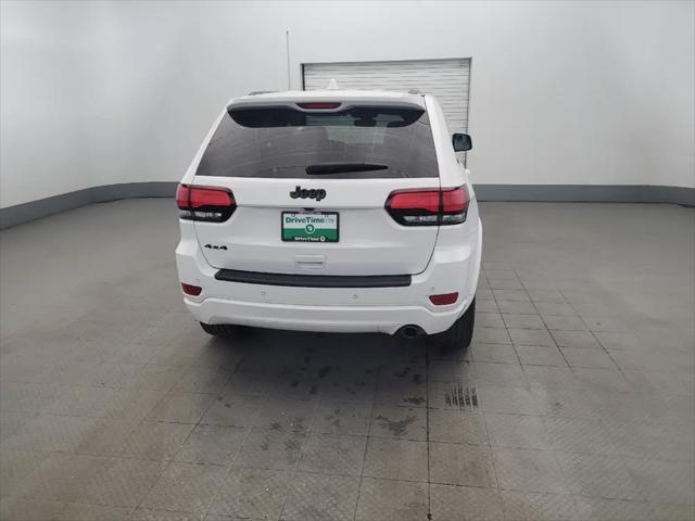2022 Jeep Grand Cherokee Laredo X 4x4