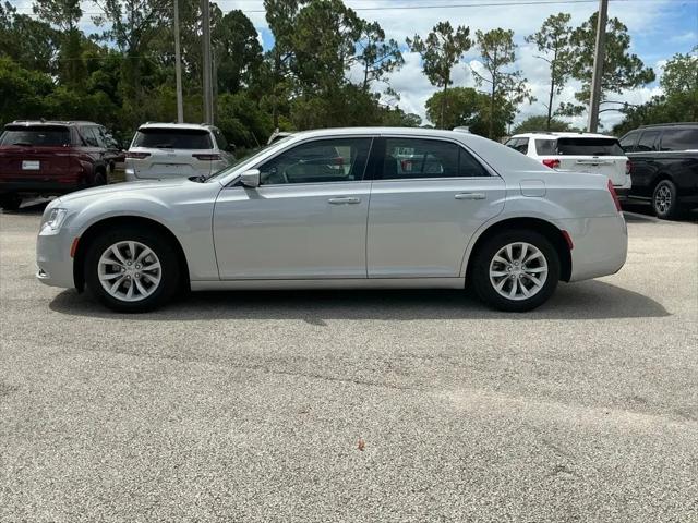 2023 Chrysler 300 Touring