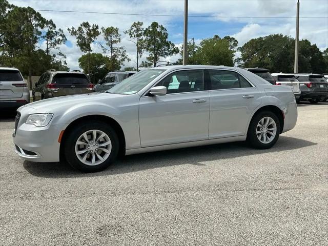 2023 Chrysler 300 Touring