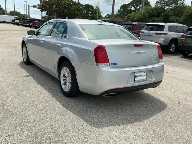 2023 Chrysler 300 Touring