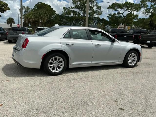 2023 Chrysler 300 Touring
