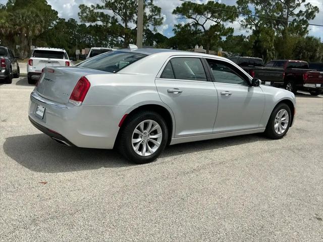 2023 Chrysler 300 Touring