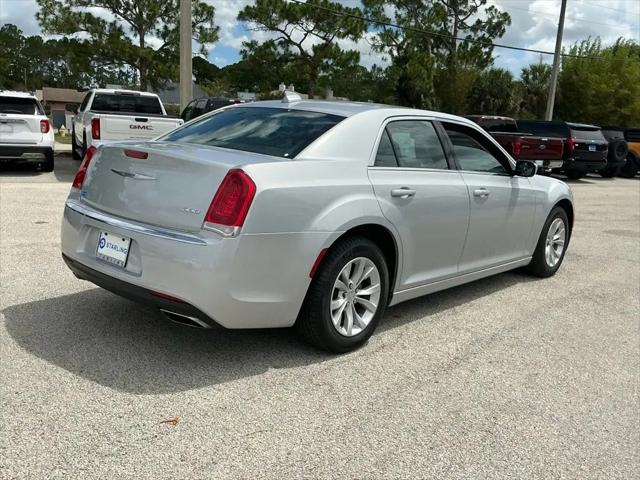 2023 Chrysler 300 Touring