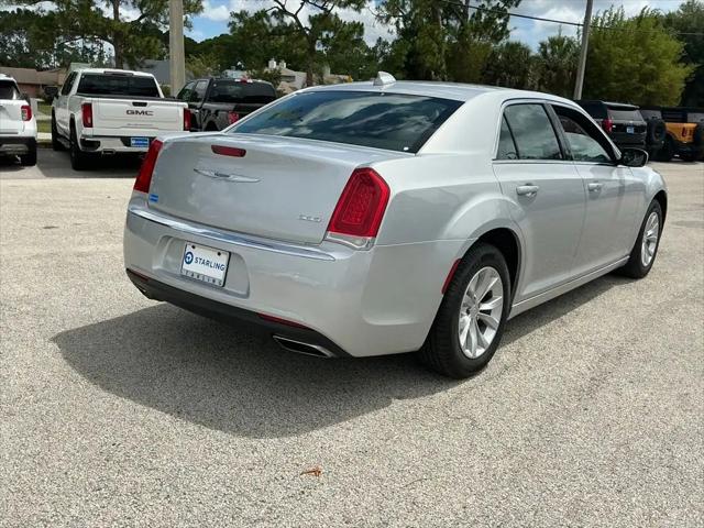 2023 Chrysler 300 Touring