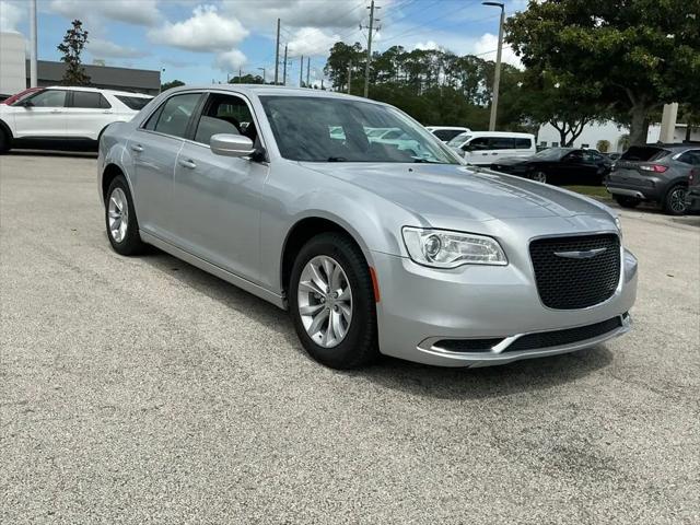 2023 Chrysler 300 Touring